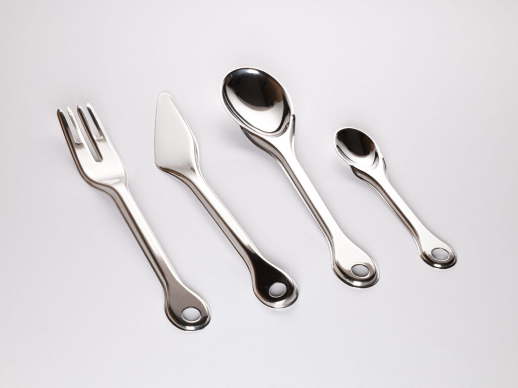 Zani イタリア製　ステンレス モダンデザイン　カトラリーセット ４組16点 2021_05_11_enzo_mari_cutlery_z