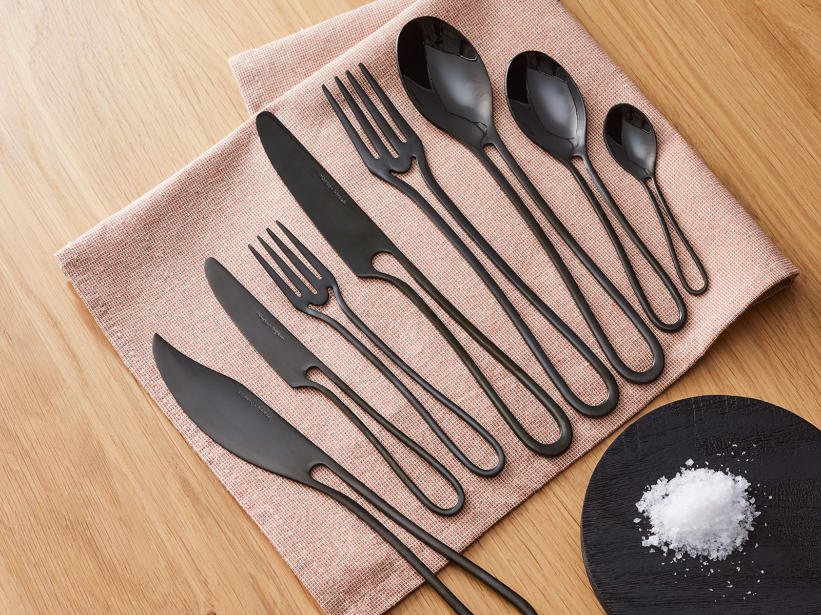Outline cutlery black pieces